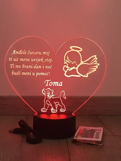 LED noćna svjetiljka u obliku srca s likom lava i personalizacijom