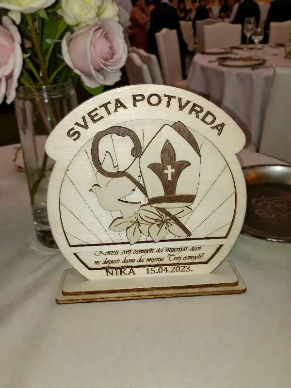 Dart_dizajn_sakramenti 2 Uspomena za Svetu potvrdu drvo